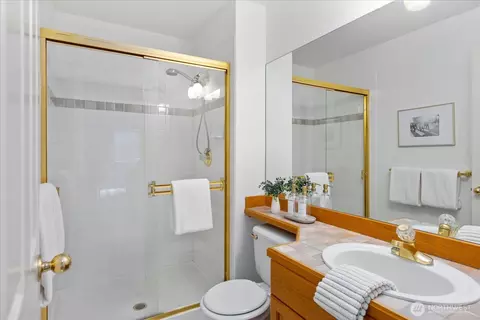 Bath - 2408 55th St SW, Everett, WA 98203 photo 1 of 4