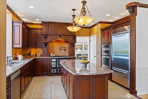 Kitchen - 2408 55th St SW, Everett, WA 98203 photo 3 of 5