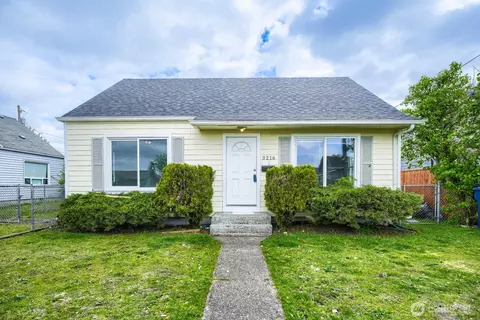 3216 S 72nd St, Tacoma, WA 98409