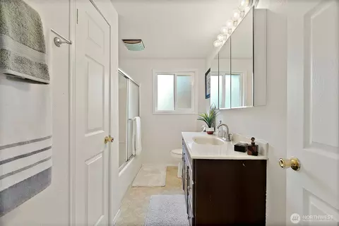 Bath - 211 170th St E, Spanaway, WA 98387 photo 1 of 1