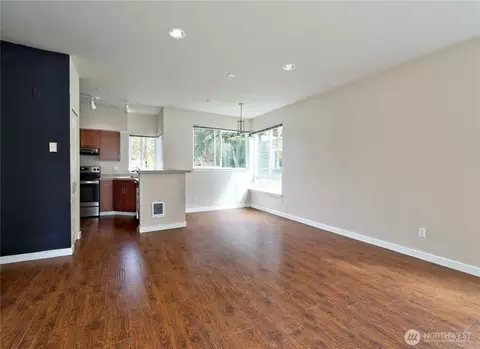 12012 NE 204th Pl #C201, Bothell, WA 98011
