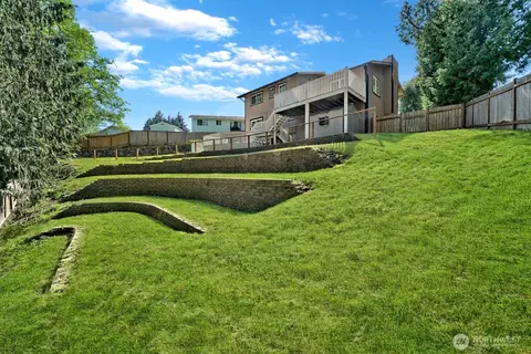 Exterior - 217 Capri Pl, Everett, WA 98203 photo 9 of 9
