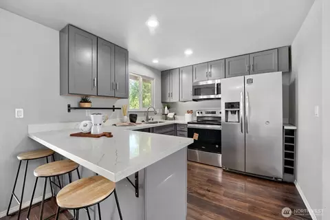 Kitchen - 217 Capri Pl, Everett, WA 98203 photo 4 of 4