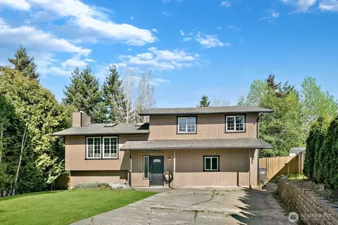 Exterior - 217 Capri Pl, Everett, WA 98203 photo 2 of 9