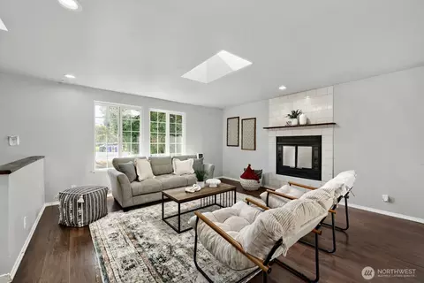 Living - 217 Capri Pl, Everett, WA 98203 photo 1 of 2