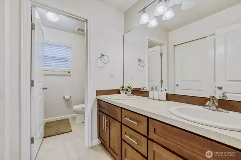 Bath - 3008 47th St SE, Everett, WA 98203 photo 3 of 3