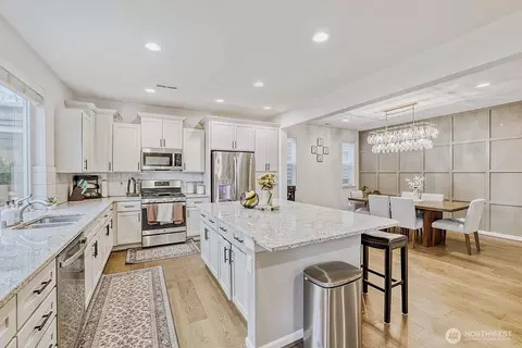 Kitchen - 3008 47th St SE, Everett, WA 98203 photo 3 of 4