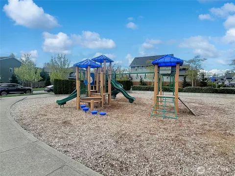 Exterior - 3008 47th St SE, Everett, WA 98203 photo 6 of 7
