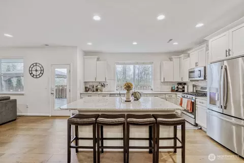 Kitchen - 3008 47th St SE, Everett, WA 98203 photo 4 of 4