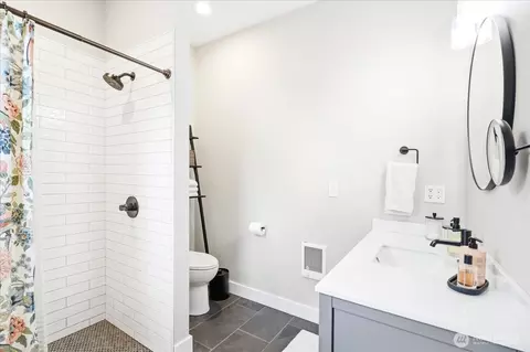 Bath - 1855 Woodmere Loop, Walla Walla, WA 99362 photo 2 of 2