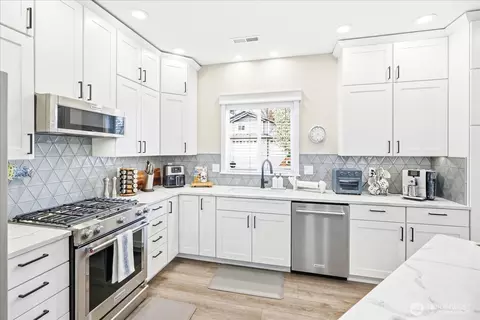 Kitchen - 1855 Woodmere Loop, Walla Walla, WA 99362 photo 4 of 4