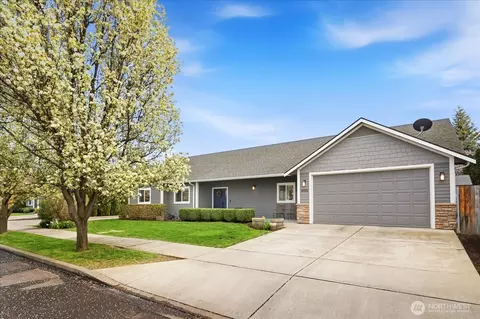 Exterior - 1855 Woodmere Loop, Walla Walla, WA 99362 photo 2 of 7