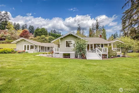 4185 Point White Dr NE, Bainbridge Island, WA 98110