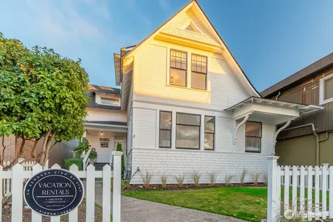 116 4th Ave N, Edmonds, WA 98020