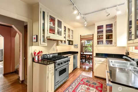 1226 25th Ave E, Seattle, WA 98112 photo 16