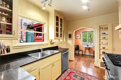 1226 25th Ave E, Seattle, WA 98112 photo 17