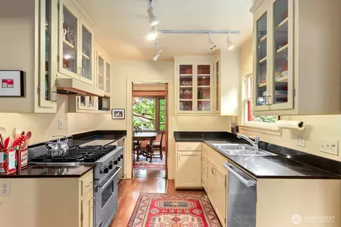 1226 25th Ave E, Seattle, WA 98112 photo 15