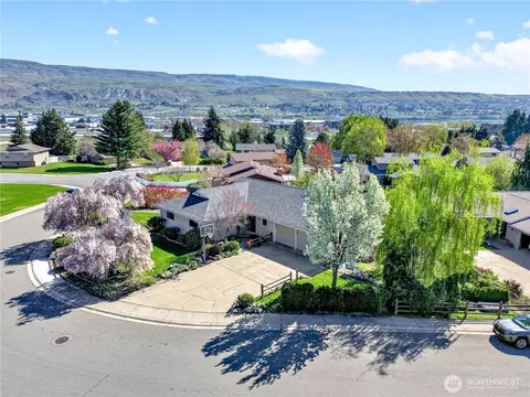 2629 Lemaister Ave, Wenatchee, WA 98801