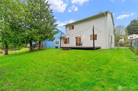 Exterior - 7408 2nd Dr SE, Everett, WA 98203 photo 5 of 6