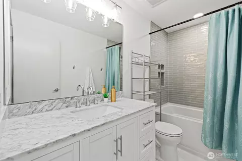 Bath - 7408 2nd Dr SE, Everett, WA 98203 photo 3 of 3