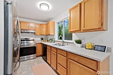 Kitchen - 7408 2nd Dr SE, Everett, WA 98203 photo 4 of 4