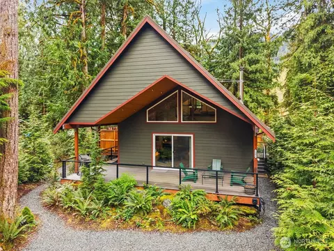 7381 Scott Pl, Glacier, WA 98244