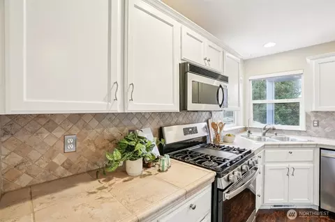 Kitchen - 2006 NW Fargo Loop, Camas, WA 98607 photo 1 of 3