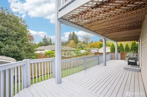 Exterior - 2006 NW Fargo Loop, Camas, WA 98607 photo 6 of 11