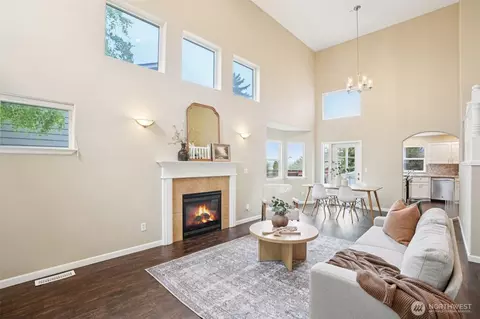 Living - 2006 NW Fargo Loop, Camas, WA 98607 photo 2 of 4