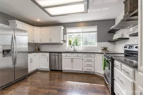 Kitchen - 21118 26th Ave E, Spanaway, WA 98387 photo 1 of 3