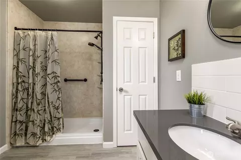 Bath - 21118 26th Ave E, Spanaway, WA 98387 photo 2 of 4