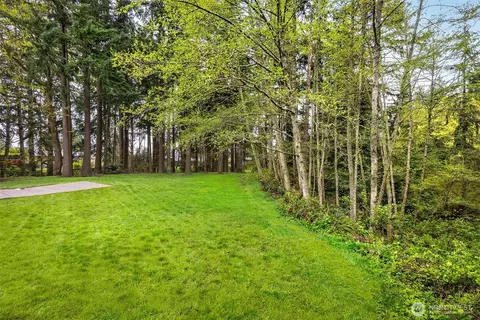 Exterior - 5402 West Dr, Everett, WA 98203 photo 13 of 17