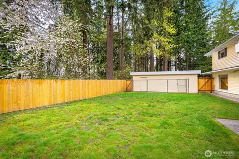 Exterior - 5402 West Dr, Everett, WA 98203 photo 7 of 17