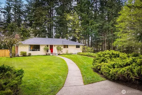 Exterior - 5402 West Dr, Everett, WA 98203 photo 9 of 17