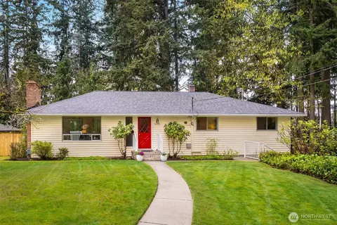 Exterior - 5402 West Dr, Everett, WA 98203 photo 10 of 17