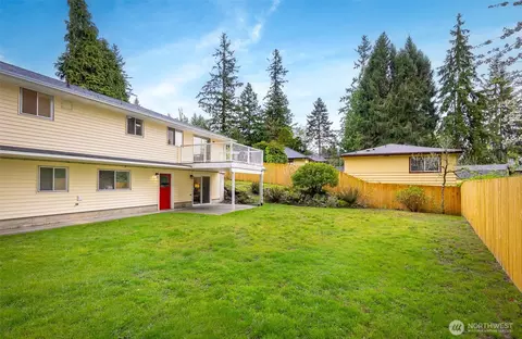Exterior - 5402 West Dr, Everett, WA 98203 photo 5 of 17