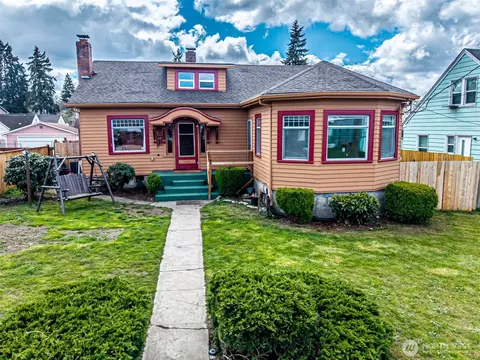 1432 S 56th St, Tacoma, WA 98408
