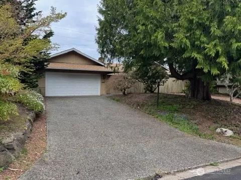 4713 125th Ave SE, Bellevue, WA 98006