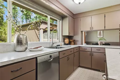 Kitchen - 3719 260th St E, Spanaway, WA 98387 photo 4 of 4