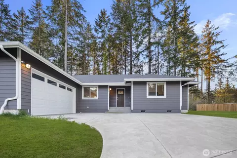 19515 26th Street Ct SW, Lakebay, WA 98349