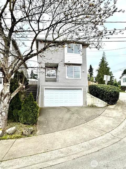 11542 62nd Ave S, Seattle, WA 98178