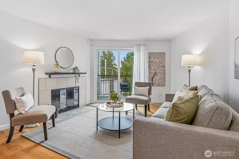 3045 20th Ave W #409, Seattle, WA 98199