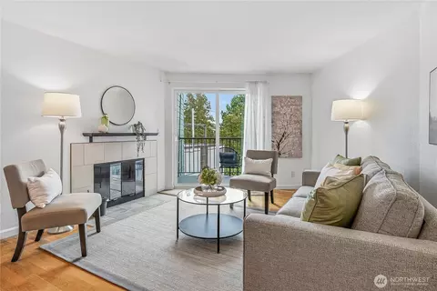 3045 20th Ave W #409, Seattle, WA 98199