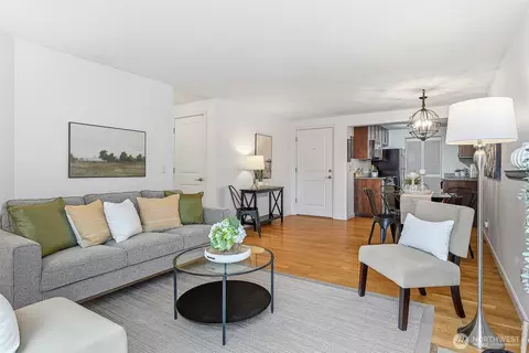 3045 20th Ave W #409, Seattle, WA 98199