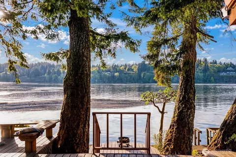 3048 Steamboat Island Rd NW, Olympia, WA 98502