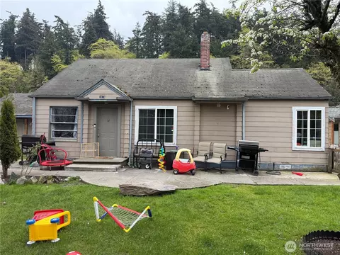 1414 S 7th St, Mount Vernon, WA 98273