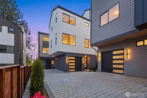 931 N 87th St, Seattle, WA 98103