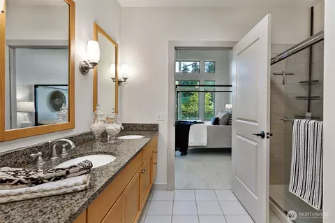 Bath - 75 Pine St #212, Edmonds, WA 98020 photo 3 of 3