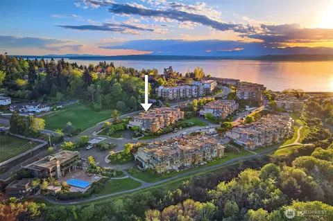 75 Pine St #212, Edmonds, WA 98020