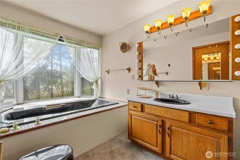 Bath - 23414 46th Ave E, Spanaway, WA 98387 photo 1 of 3